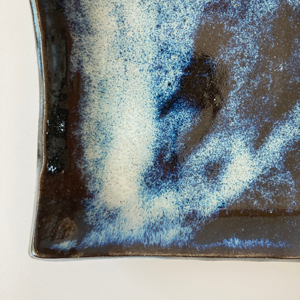タタラ造り　濃い青の角皿　二枚セット 10枚目の画像
