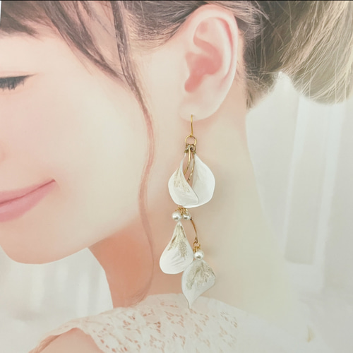 とにかく軽い ♪ エアリー 花びらひらひら.｡.:*☆揺れる白い花びらの