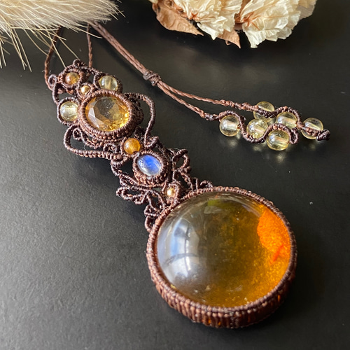 レインボームーンストーン・オパールのマクラメネックレス