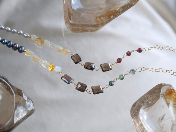 Opal bracelet：天然石オパールブレスレット 淡水グレーパール×スモーキークォーツ×ガーネット 16枚目の画像