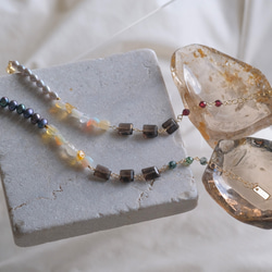 Opal bracelet：天然石オパールブレスレット 淡水グレーパール×スモーキークォーツ×ガーネット 15枚目の画像
