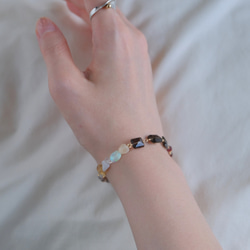 Opal bracelet：天然石オパールブレスレット 淡水グレーパール×スモーキークォーツ×ガーネット 8枚目の画像