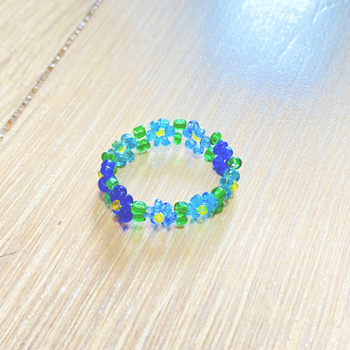 小花のビーズリング 指輪・リング すもも 通販｜Creema(クリーマ) 16438292