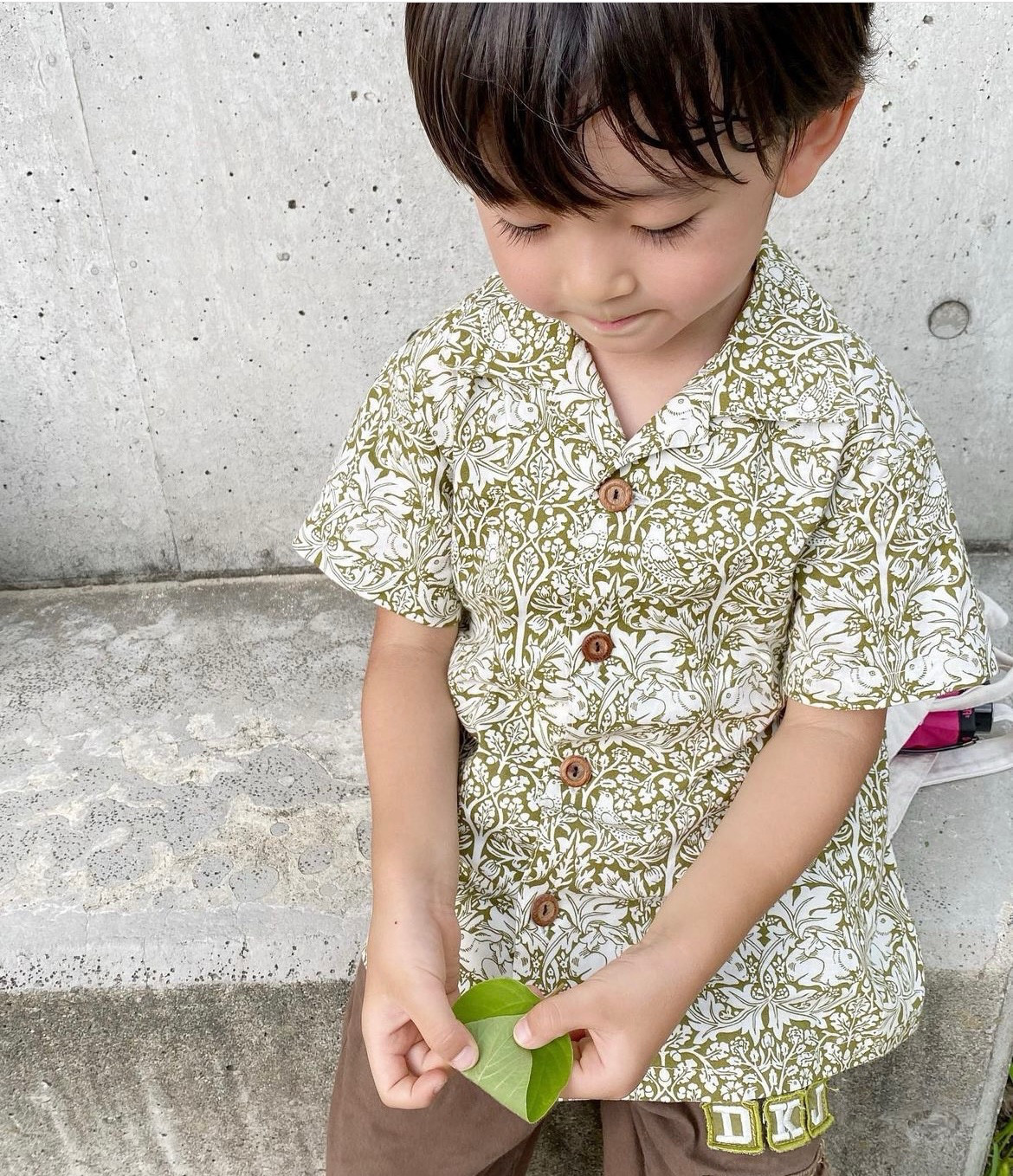 ウィリアムモリス の キッズシャツ　カーキ／ブルー　子供服