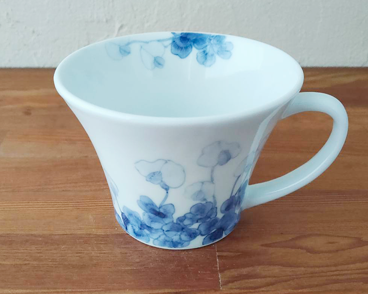 ブルークローバーの染付マグカップ