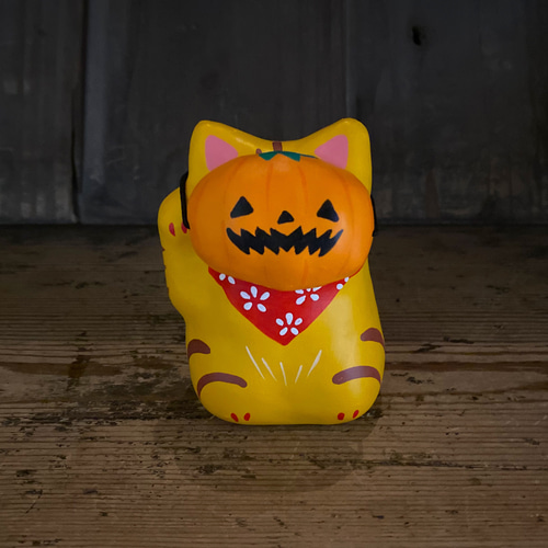 お面をつけれる招き猫(茶トラ) 招き猫 シマハリコ 通販 16438399