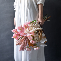 【今だけsale】胡蝶蘭のピンクベージュブーケ　アーティフィシャルフラワー 結婚式 ブーケ 造花ブーケ 2枚目の画像