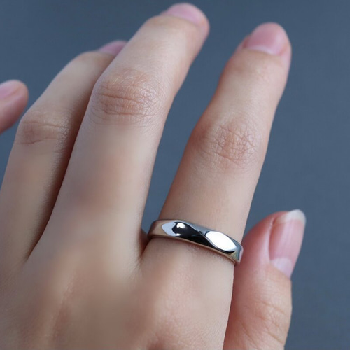 【新品】極上カラーチェンジ 4mm 天然アレキサンドライト リング　13号 新品】極上カラーチェンジ 4mm 天然アレキサンドライト リング