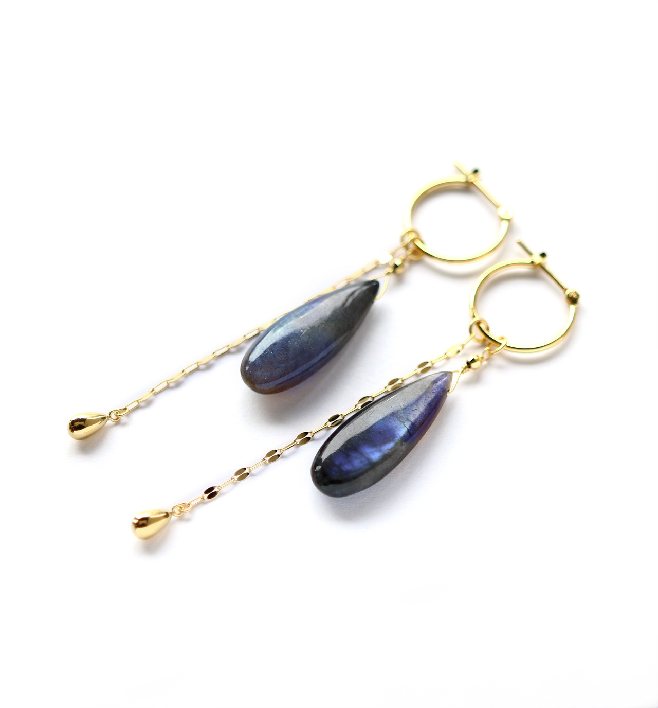 スペクトロライトとペタルチェーンのK18クロッシングピアス~RADIANT MOMENTS~