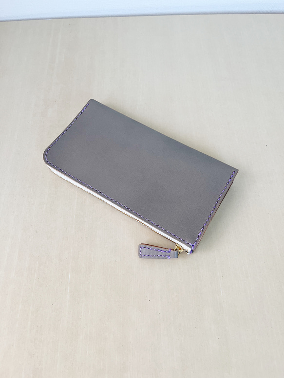 革のL字ファスナー長財布　大容量　スムースレザー　ツルッとした革　グレー　通帳も入る財布 1枚目の画像
