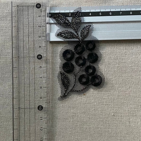 1枚 綺麗 花 フラワー 刺繍 チュールレース モチーフ アップリケ　黒 BK230804 ハンドメイド 手芸 素材 3枚目の画像