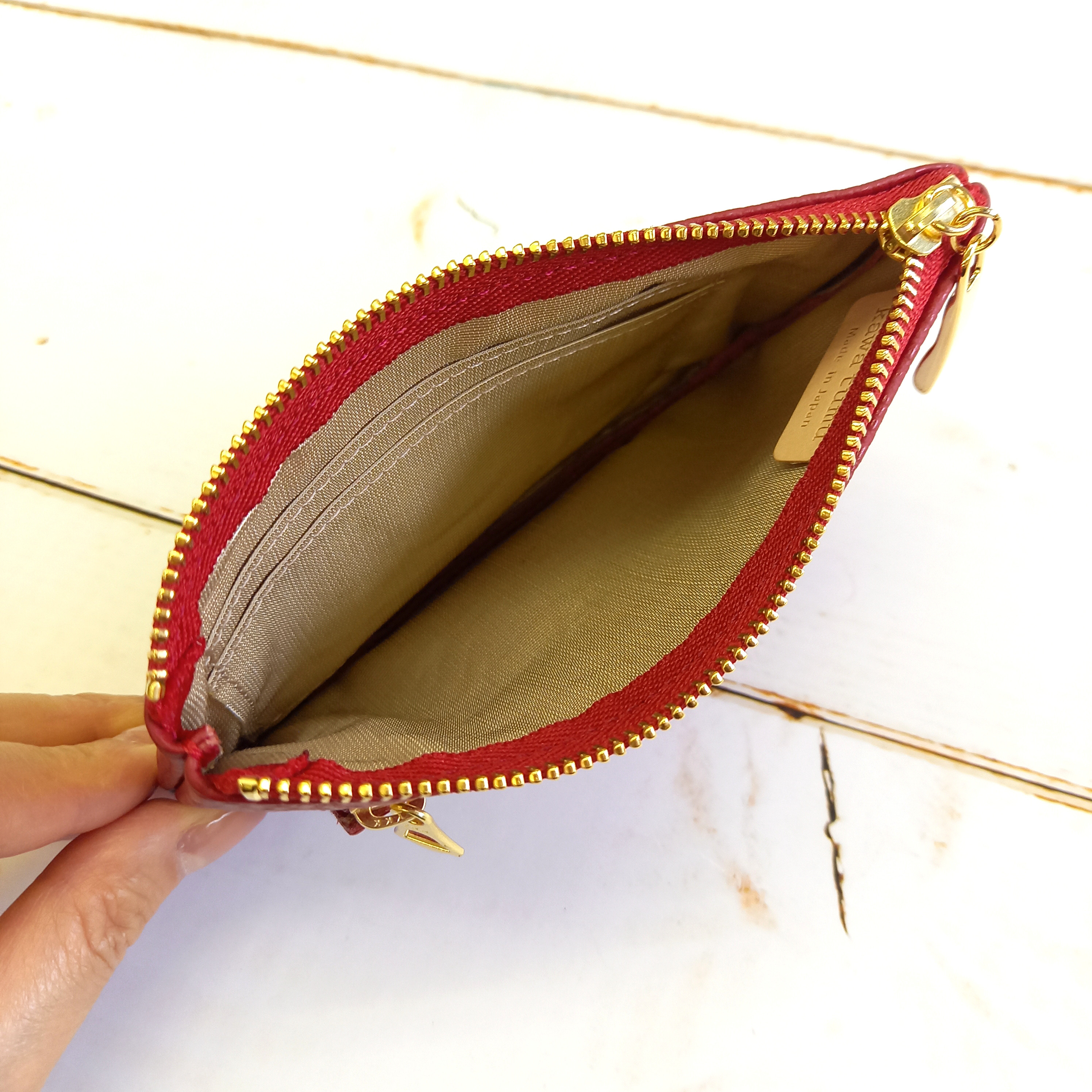 ミニ財布にもなる本革マルチケース(レッド)お財布、カードケース、用途いろいろ！高級イタリアンレザー◇かわつむ