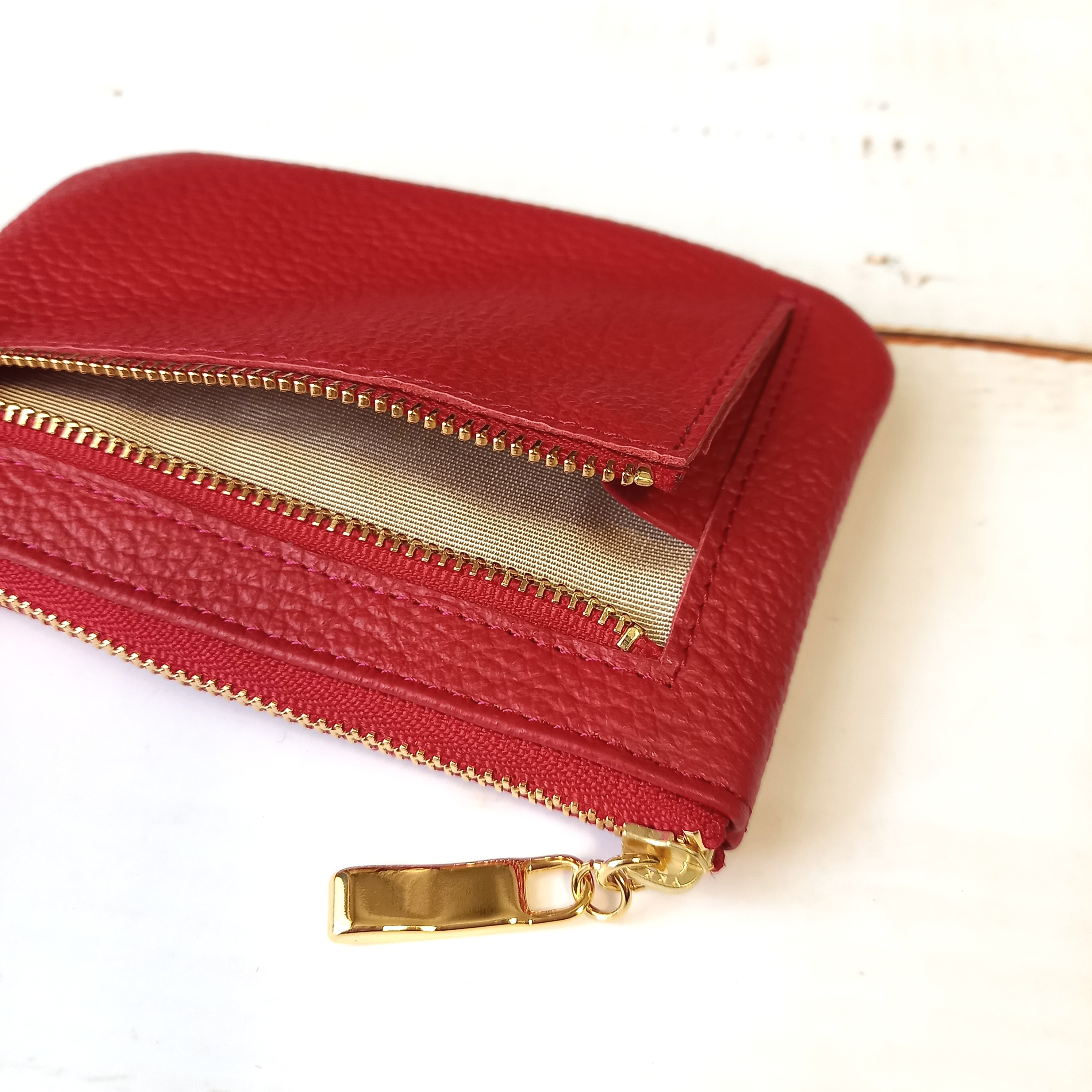 ミニ財布にもなる本革マルチケース(レッド)お財布、カードケース、用途いろいろ！高級イタリアンレザー◇かわつむ