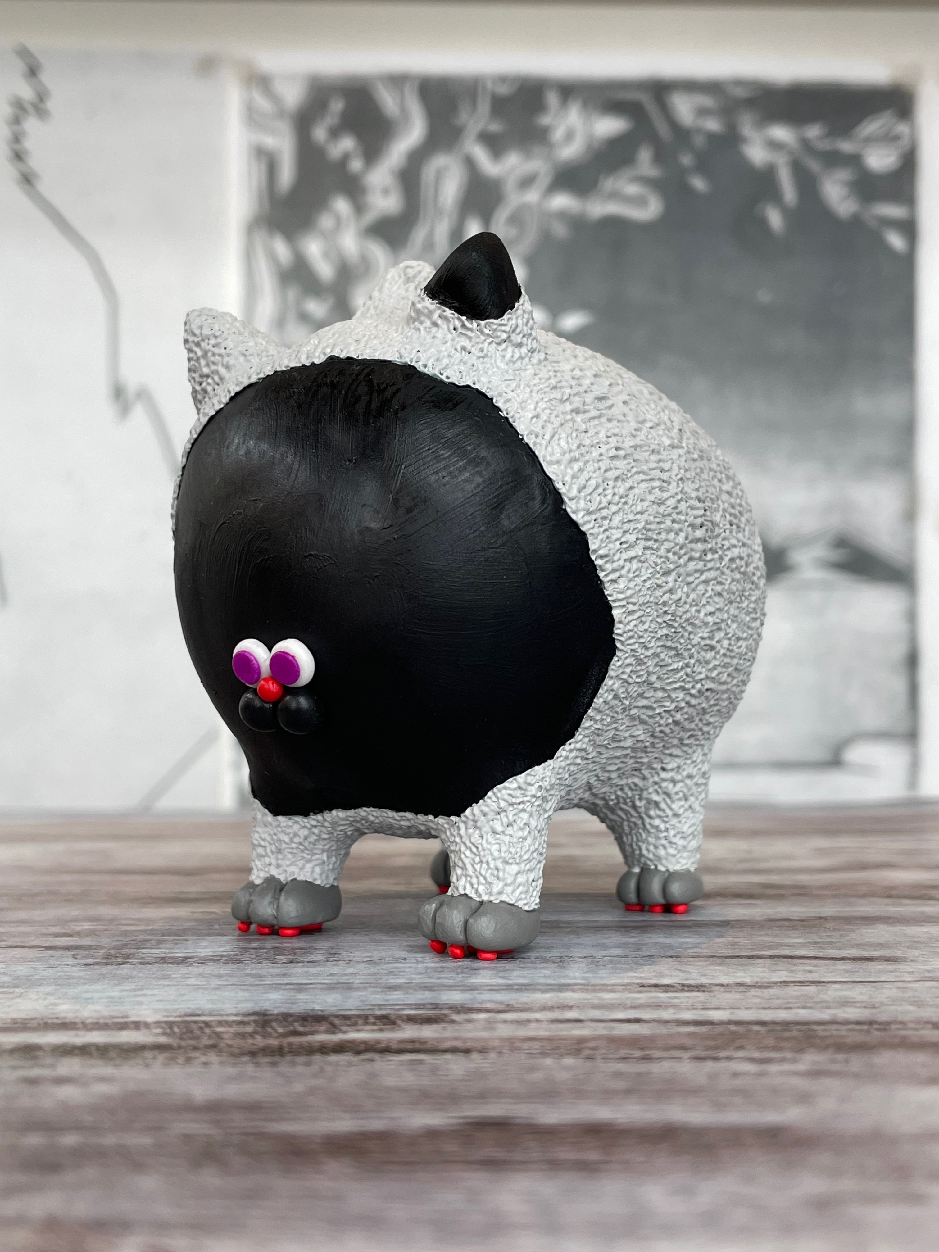 ”高さ82mm”★☆さちくるん(ブラック.グレイ) ☆ 幸せを招ぶ置き物として ★ 笑顔にさせるために頑張ってます。
