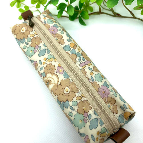 ラミネートペンケース] リバティ・ベッツィ(ミルクティー)/ペンケース  