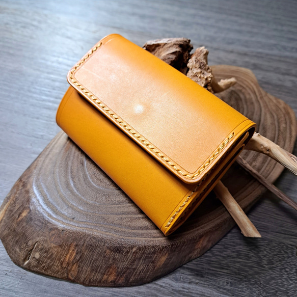 【 イタリアンレザー 】 ミニ財布 （ オレンジ）【ハンドメイド】 イタリアンレザーを使ったオレンジ色の三つ折り財布 本革 送料