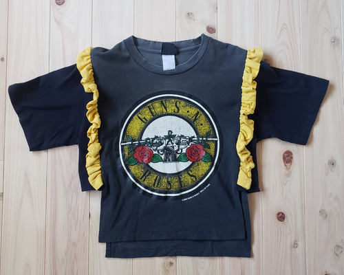 フリル付きTシャツ　再構築　リメイク c83f305da72d5b99ff56791a0c1769