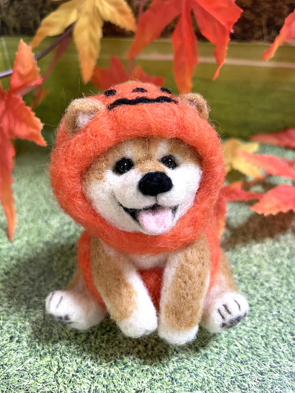 ハロウィン置物おばけかぼちゃのコスプレをした柴犬ちゃん羊毛フェルト 1枚目の画像