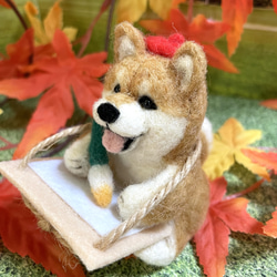 芸術の秋お絵描きに夢中な柴犬ちゃん羊毛フェルト 4枚目の画像
