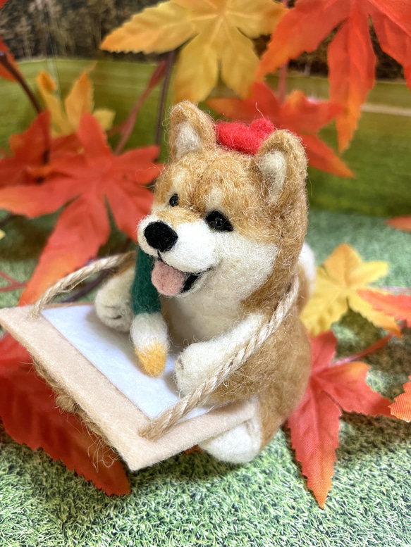 芸術の秋お絵描きに夢中な柴犬ちゃん羊毛フェルト 4枚目の画像