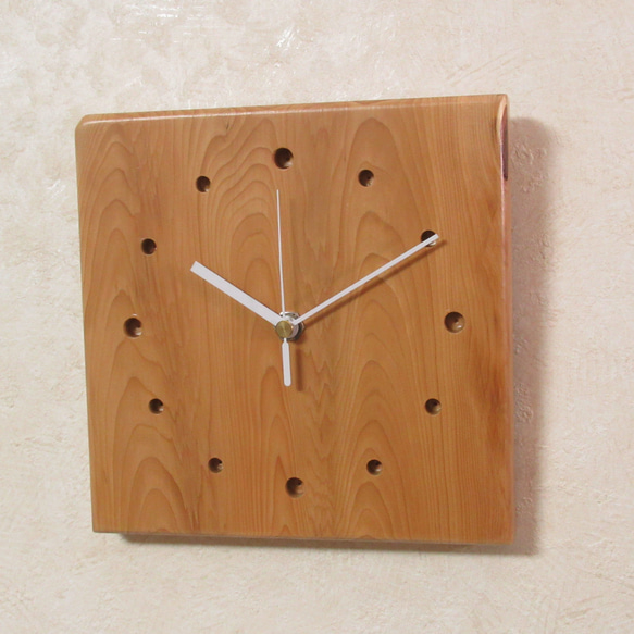 縁起の良い木《いちい（一位）》天然木　木製時計21（掛け時計） 2枚目の画像
