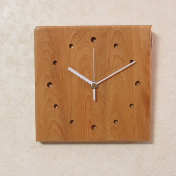 縁起の良い木《いちい（一位）》天然木　木製時計21（掛け時計） 1枚目の画像
