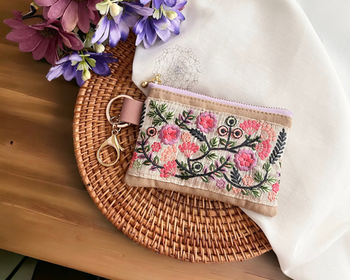 【リネン刺繍　nonpii様オーダー専用ページ】マルチクロス　ボートポーチ リネン刺繍 nonpii様オーダー専用ページ】マルチクロス ボートポーチ