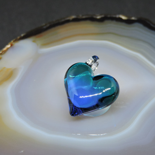 ガラスのアクセサリ・ハート2型 その8 ペンダントトップ 硝子細工屋