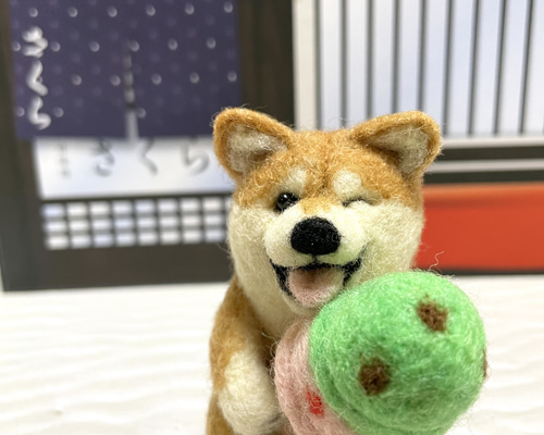 アイスクリームを食べて冷た〜い表情の柴犬ちゃん羊毛フェルト 羊毛