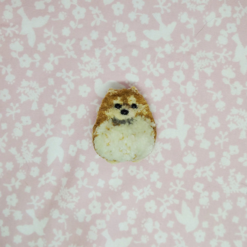ポメラニアンの刺繍ブローチ ブローチ haniho 通販 16440266｜Creema