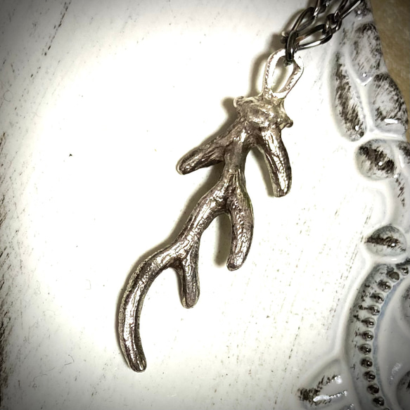 鹿の角モチーフのネックレス(S)／シルバー製 4枚目の画像