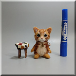 羊毛フェルト　猫　お座り茶トラ猫ちゃん　チャトラ　ねこ　ネコ　猫フィギュア 2枚目の画像