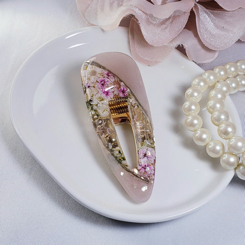 お花のレジンヘアクリップ サーモンピンク ボタニカル ドライフラワー