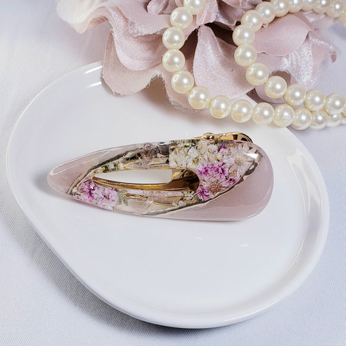 お花のレジンヘアクリップ サーモンピンク ボタニカル ドライフラワー