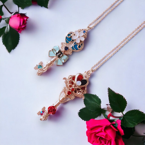 SALE♡ ハートの魔法の鍵とアリスカラー土星ネックレス♡アリス