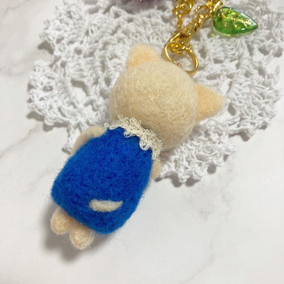 ♡こぶたちゃんのぶどう狩り♡羊毛フェルト バッグチャーム ブドウ大好き 秋の子ブタさん needle felting 7枚目の画像