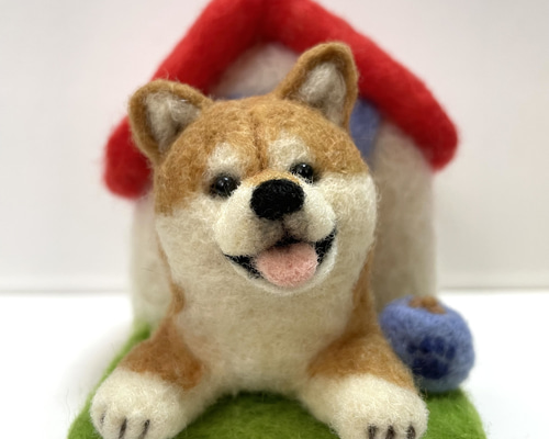 小屋でくつろぐ柴犬ちゃん羊毛フェルト 羊毛フェルト mofucoro