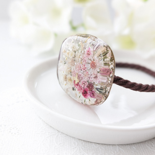 お花のレジンヘアゴム ブーケ風 ブラウン レジンヘアゴム ヘアゴム