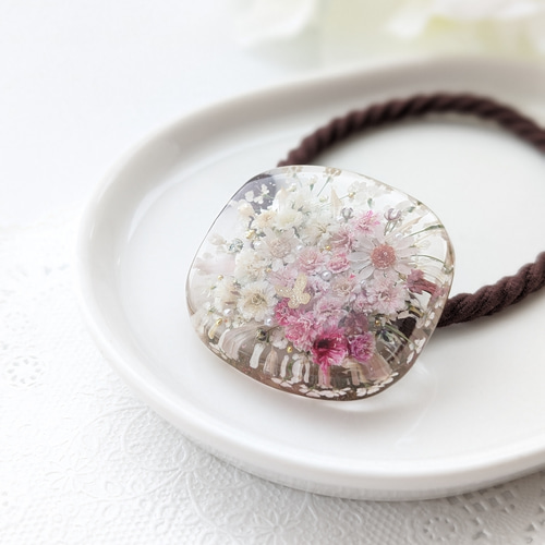 お花のレジンヘアゴム ブーケ風 ブラウン レジンヘアゴム ヘアゴム