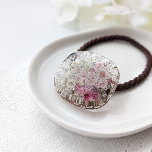 お花のレジンヘアゴム ブーケ風 ブラウン レジンヘアゴム ヘアゴム