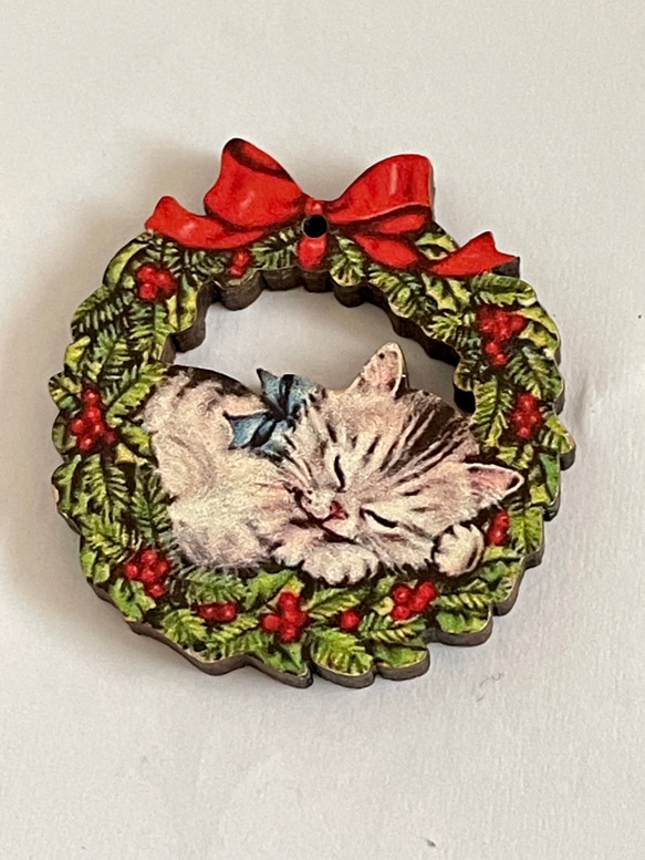 クリスマスリース 赤いバラとポインセチア‼️ねこちゃん‼️２つセット フランスより＊クリスマスリースの猫ちゃん＊再入荷 ボタン チビ