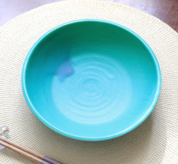 トルコ青マット釉の丸い一輪挿し | iichi 日々の暮らしを