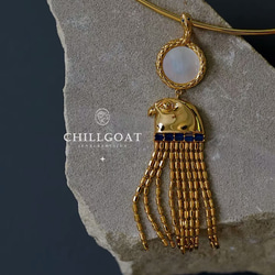 《イーグルヘッドスネーク》オリジナルデザイン 古代エジプト ハイセンス タッセルネックレス ゴールド キラキラ シェル 2枚目の画像