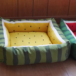 スイカ猫ベッド/黄色 1枚目の画像