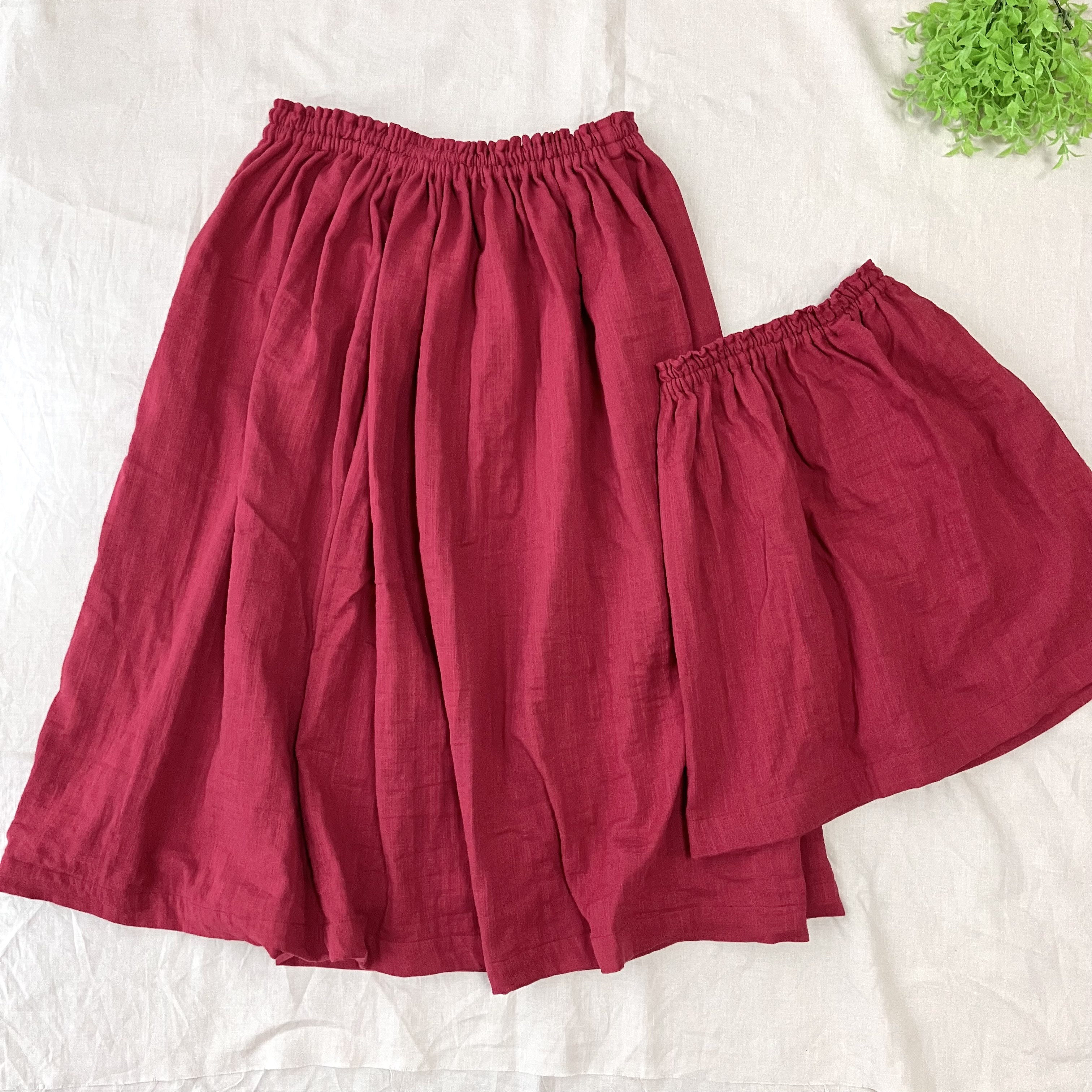 親子コーデ　スラブダブルガーゼ（茜色）ママ用コットンギャザースカート＋子供スカート（サイズ90/100）