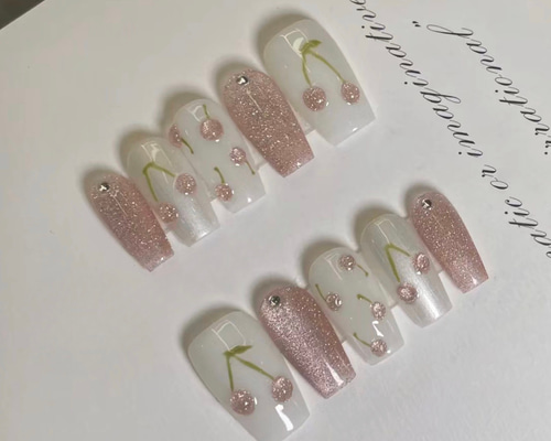 Lilith_nail☆ネイルチップ☆オーダー受付中☆チェリー ネイルチップ