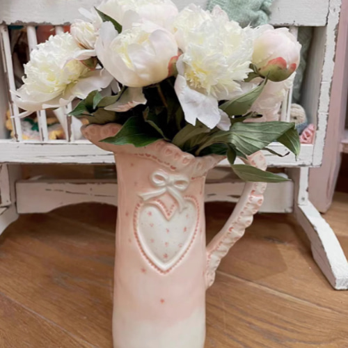 ★ピンクの陶器製ピッチャーと花瓶のセット★ レトロでかわいいピンクのレース陶器の花瓶の花器のプレゼントです