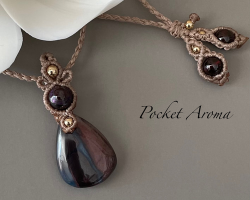 『慈詩』スギライトとバイカラールビーのマクラメペンダントネックレス 慈詩』スギライトとバイカラールビーのマクラメペンダント