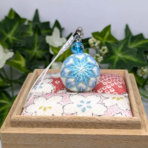 藤の花　手鞠　和飾り 風景ミニ手鞠】氷霧/和風置物ストラップ/朝霧のイメージ/朝/冬/縁起物