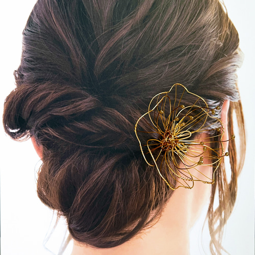 ゴールドのワイヤーフラワーの髪飾り かんざし ヘアアクセサリー